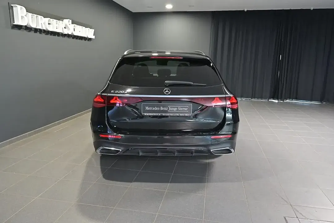 Mercedes-Benz E 220 AMG - Thumbnail 12