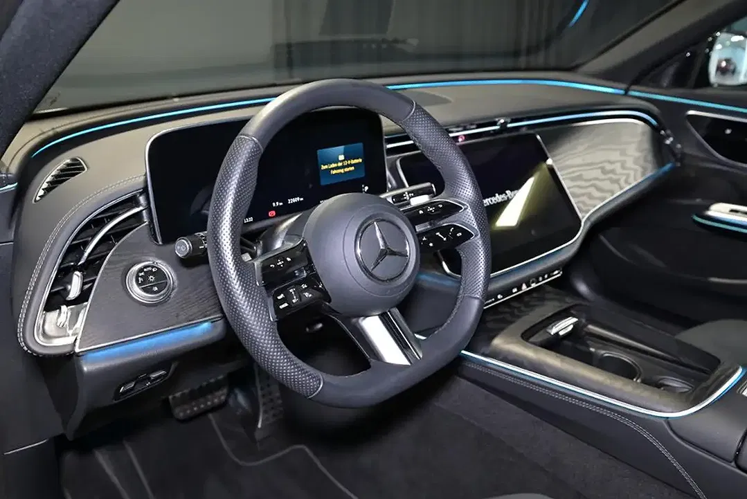 Mercedes-Benz E 220 AMG - Thumbnail 17