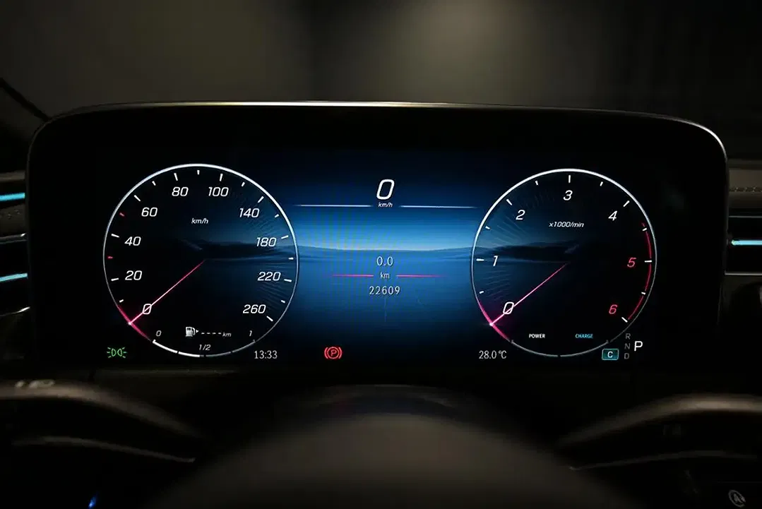Mercedes-Benz E 220 AMG - Thumbnail 9