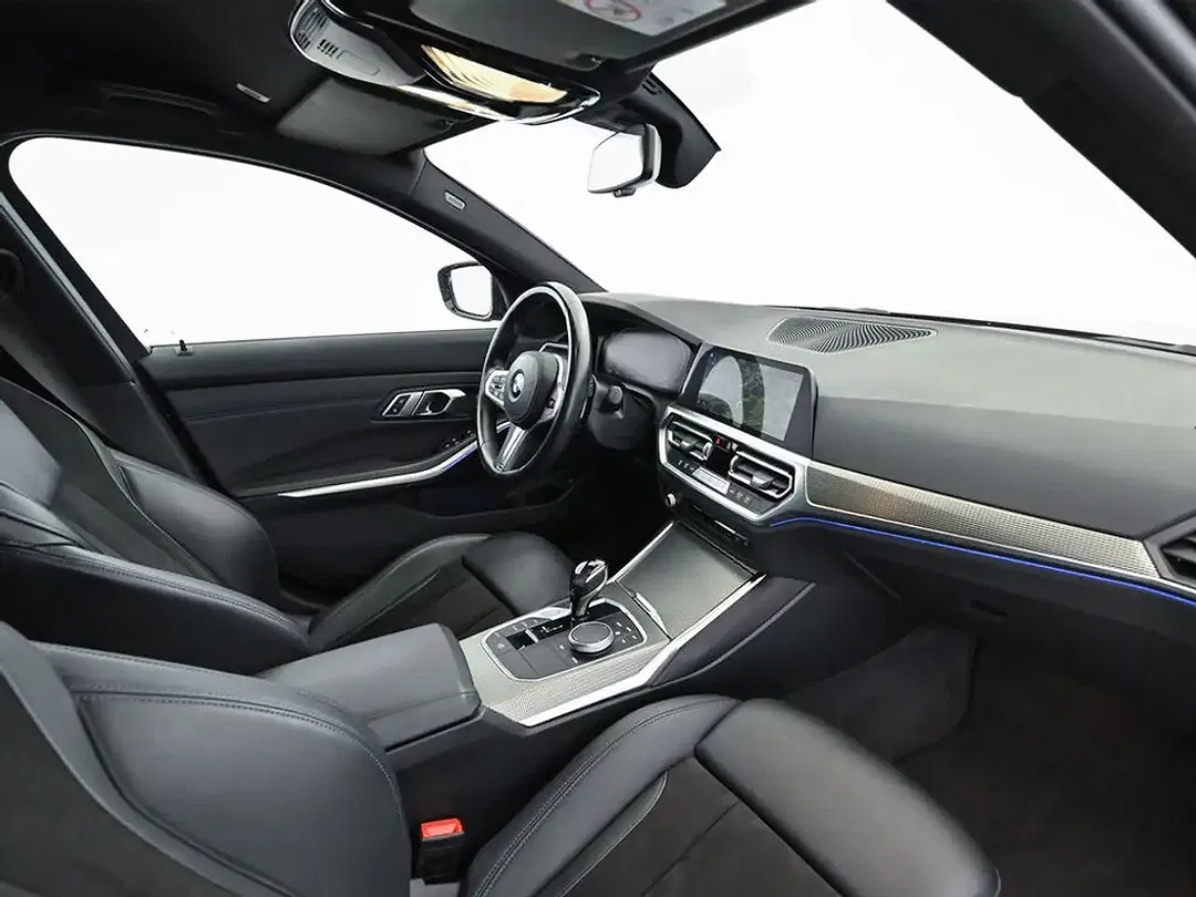 BMW 320 xDrive M Sport - Thumbnail 13