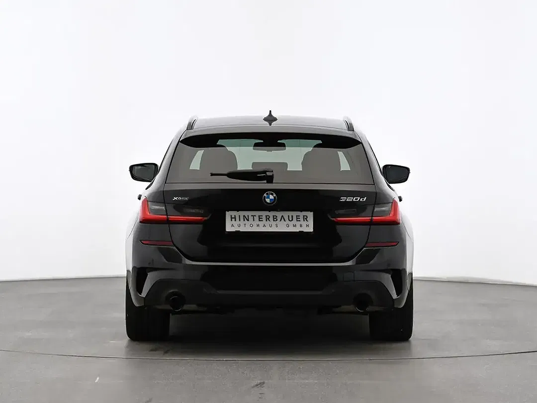 BMW 320 xDrive M Sport - Thumbnail 5