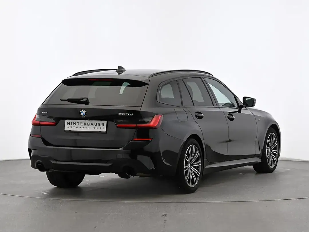 BMW 320 xDrive M Sport - Thumbnail 6
