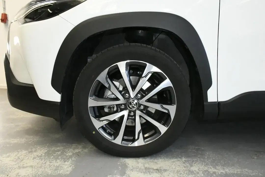 Toyota Corolla Cross Hybrid - Thumbnail 10
