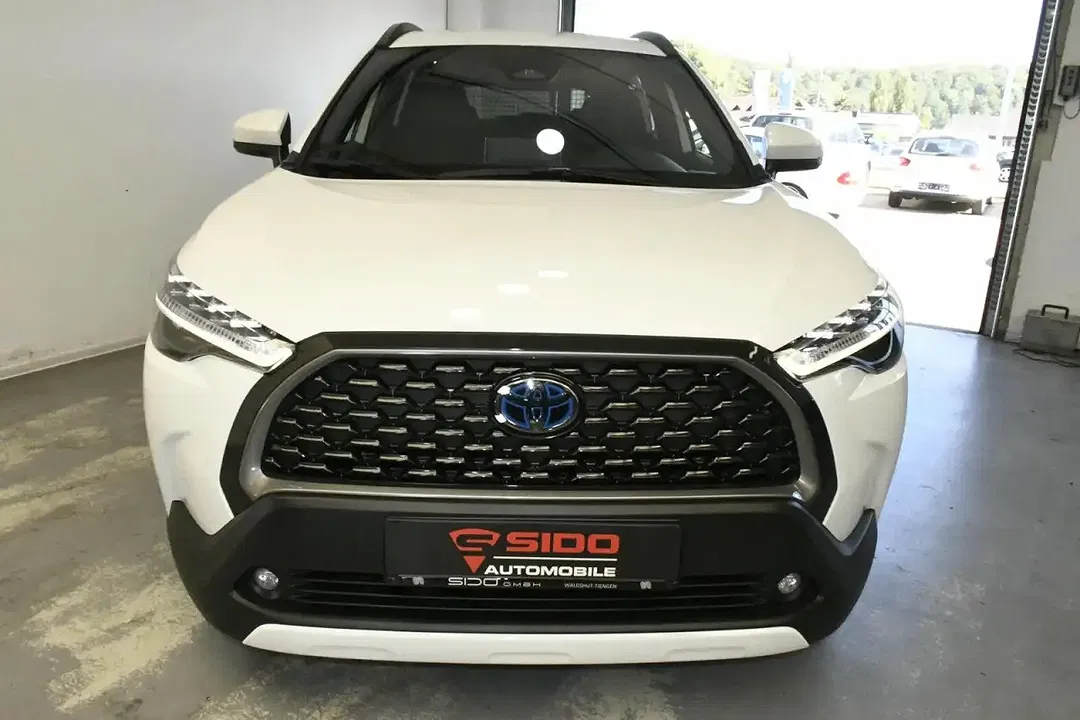 Toyota Corolla Cross Hybrid - Thumbnail 3