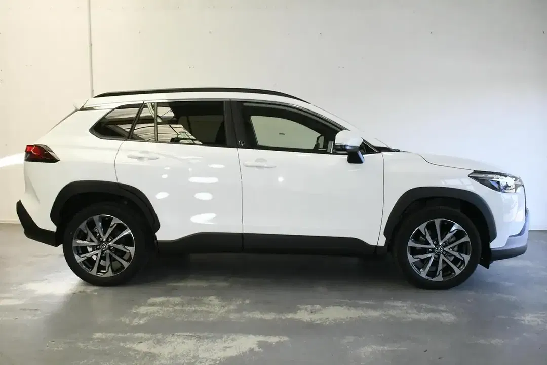 Toyota Corolla Cross Hybrid - Thumbnail 5