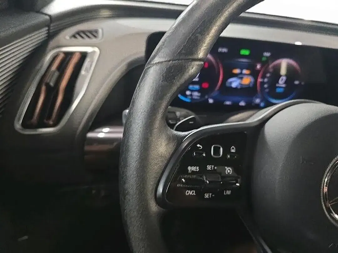 Mercedes-Benz EQC 400 4MATIC - Thumbnail 11