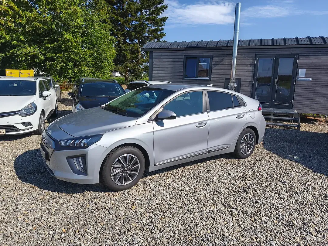 Hyundai IONIQ Style - Thumbnail 3