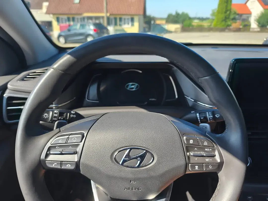 Hyundai IONIQ Style - Thumbnail 5