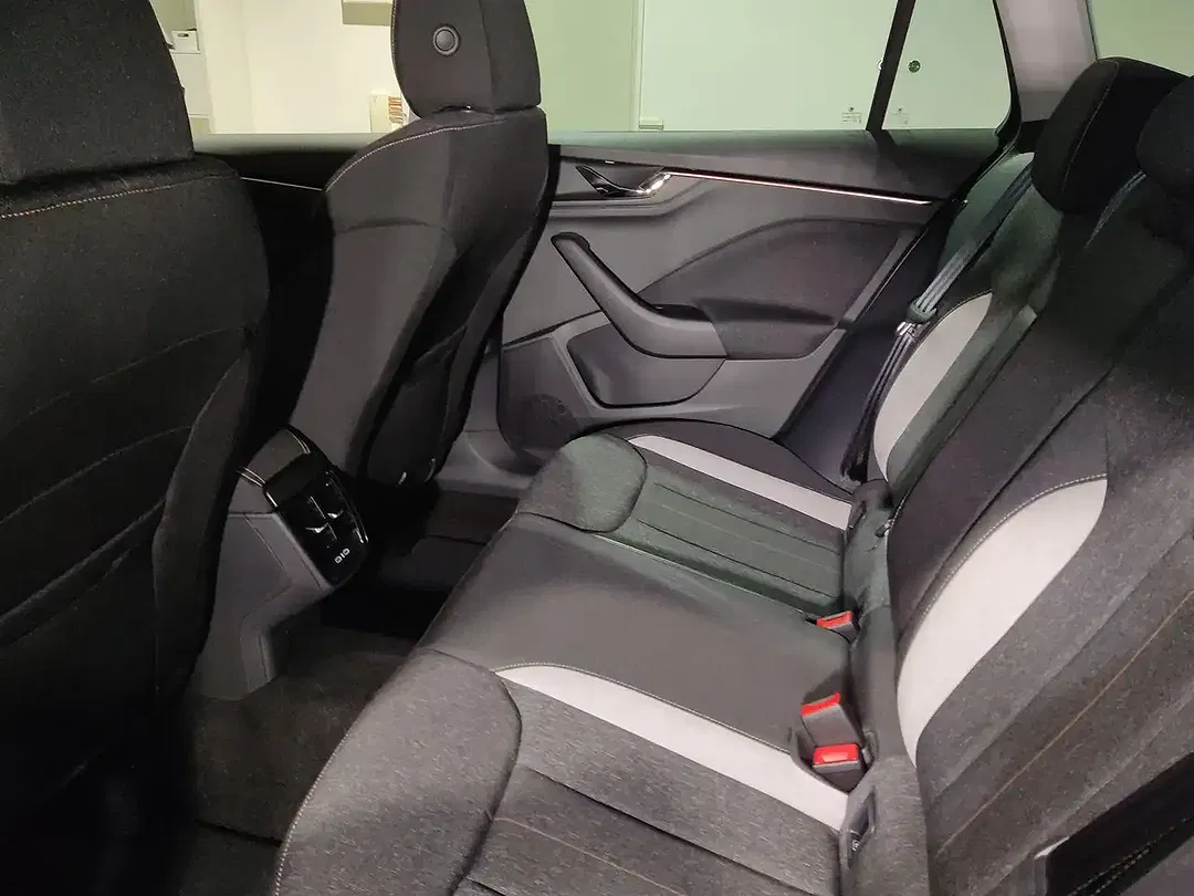 Skoda Kamiq 1.5 TSI DSG 130 Years Premium Edition - Thumbnail 8