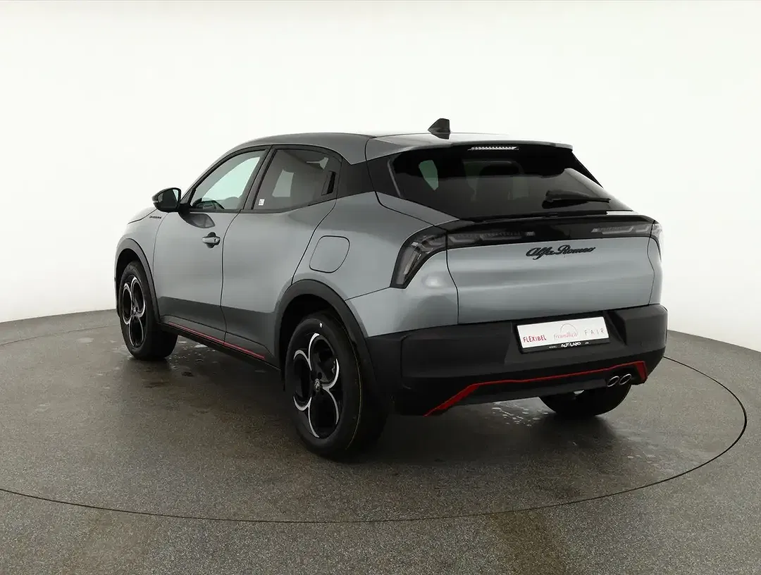 Alfa Romeo Junior 1.2 Ibrida VGT Speciale - foto 2