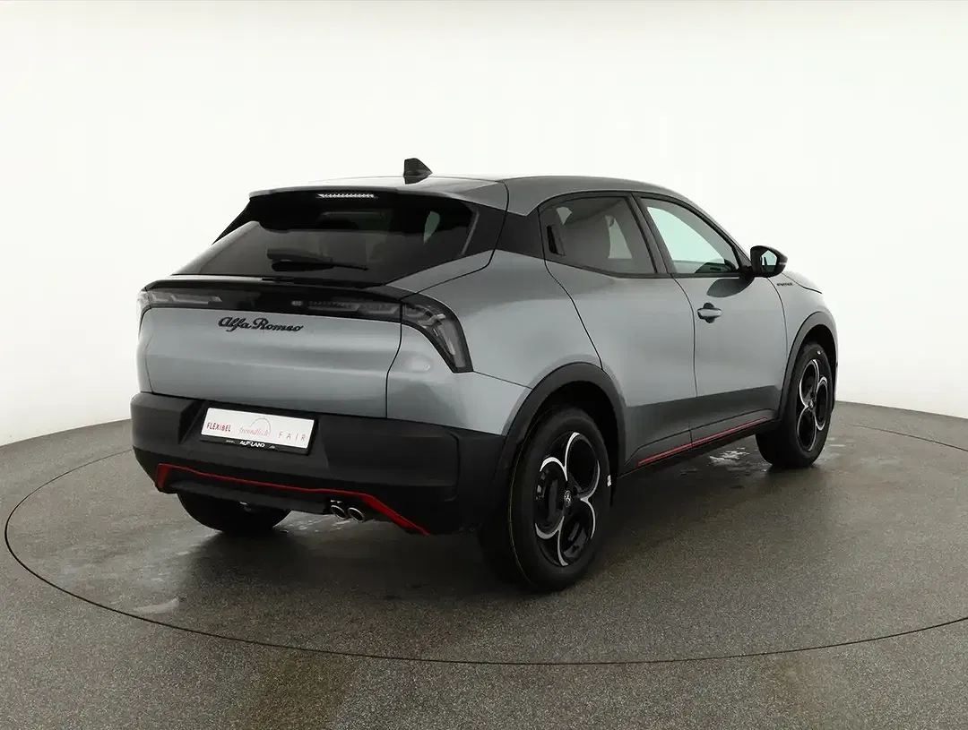 Alfa Romeo Junior 1.2 Ibrida VGT Speciale - Thumbnail 4