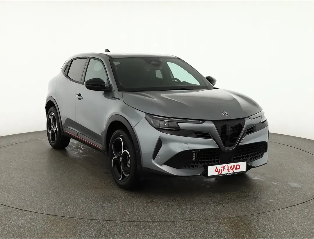 Alfa Romeo Junior 1.2 Ibrida VGT Speciale - Thumbnail 6