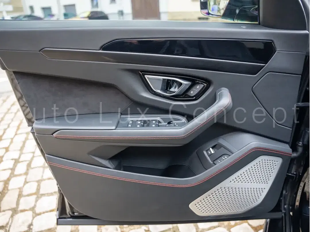 Lamborghini Urus - Thumbnail 10