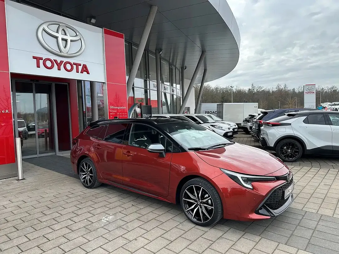 Toyota Corolla Hybrid GR Sport - Thumbnail 5
