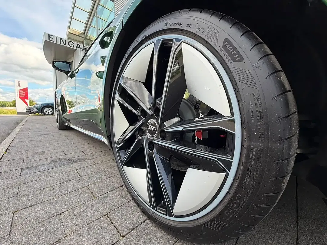 Audi RS e-tron GT - Thumbnail 8