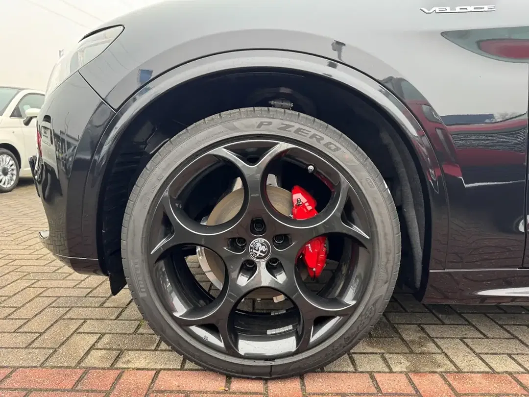 Alfa Romeo Stelvio Q4 Veloce Premium - Thumbnail 12