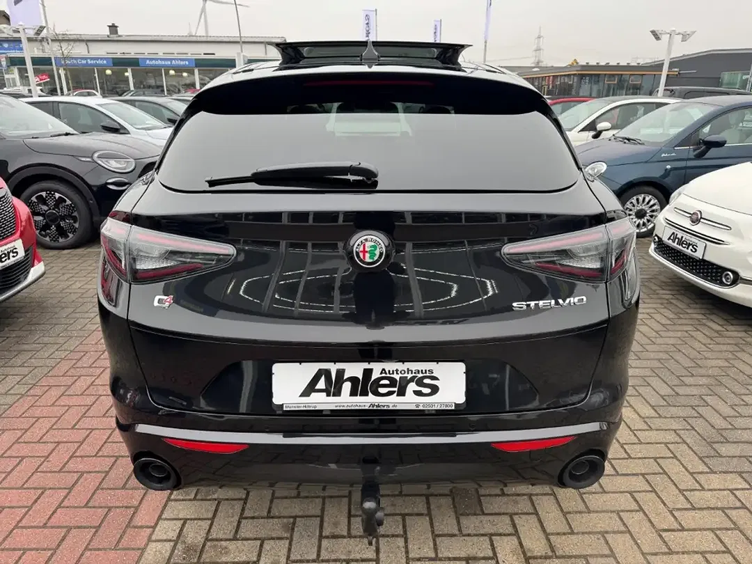 Alfa Romeo Stelvio Q4 Veloce Premium - Thumbnail 6