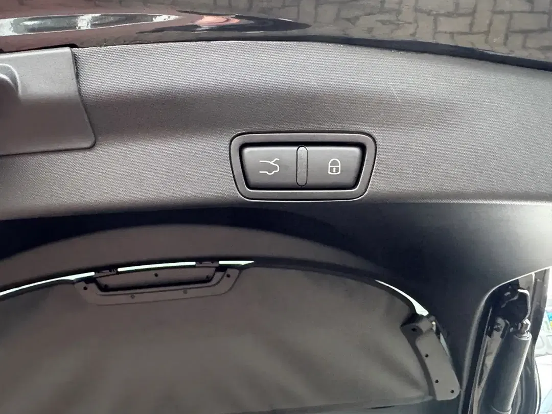 Alfa Romeo Stelvio Q4 Veloce Premium - Thumbnail 8