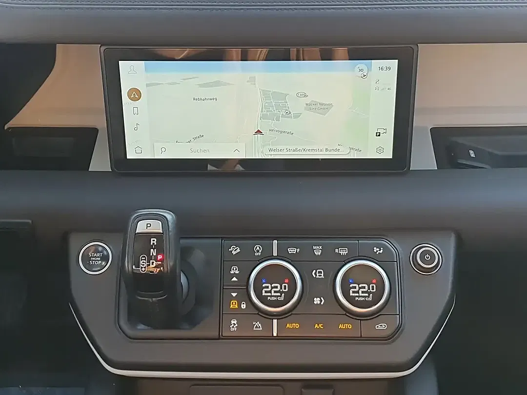 Land Rover Defender D200 AUT 4x4 110 - Thumbnail 10