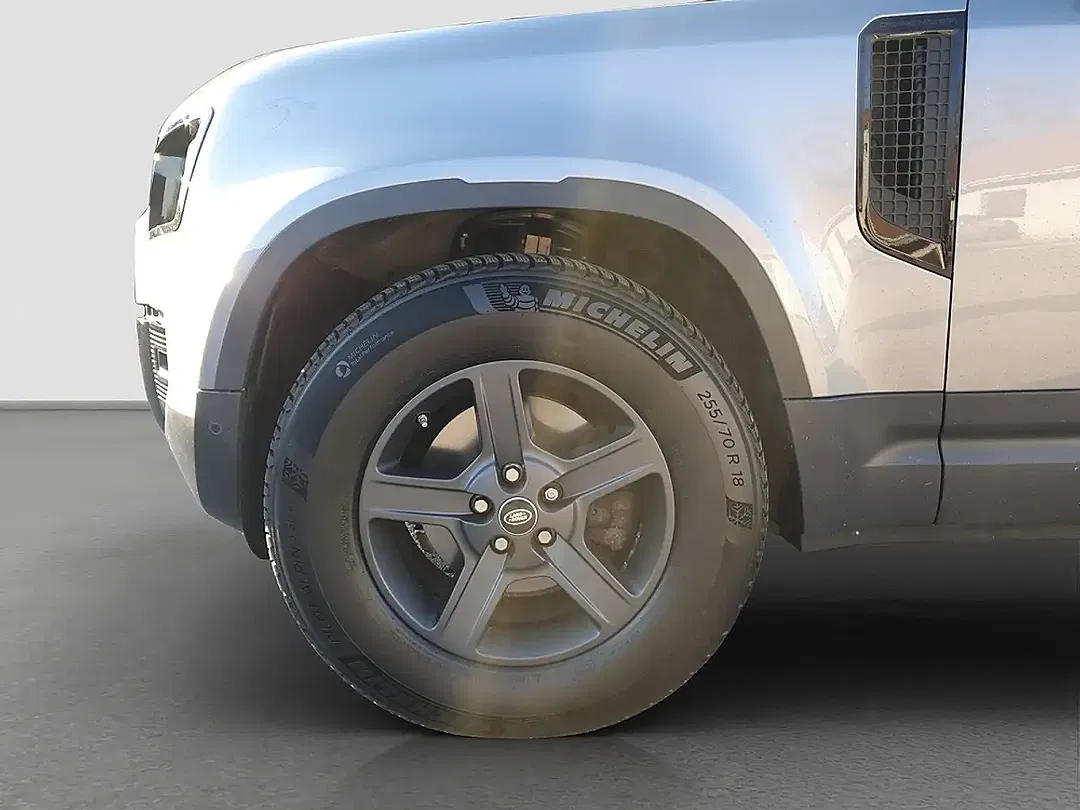 Land Rover Defender D200 AUT 4x4 110 - Thumbnail 6