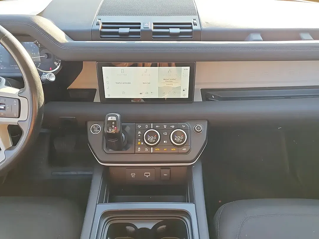 Land Rover Defender D200 AUT 4x4 110 - Thumbnail 9