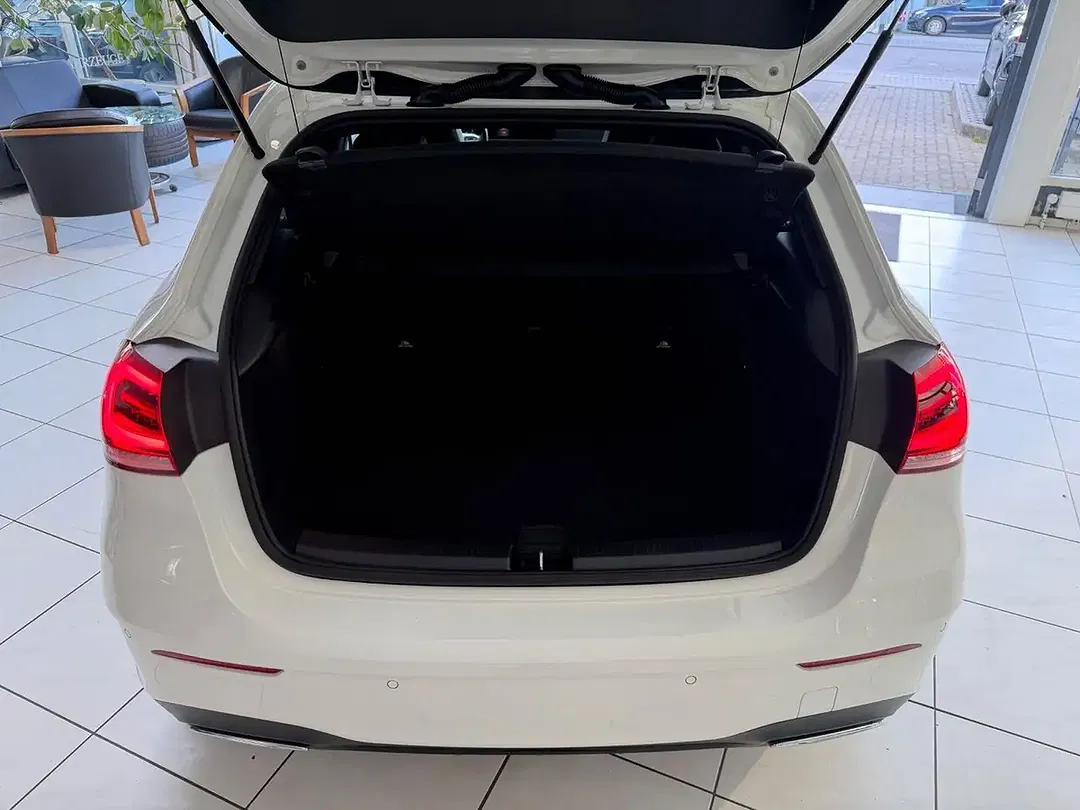 Mercedes-Benz A 180 MBUX AMG Line Night - Thumbnail 10