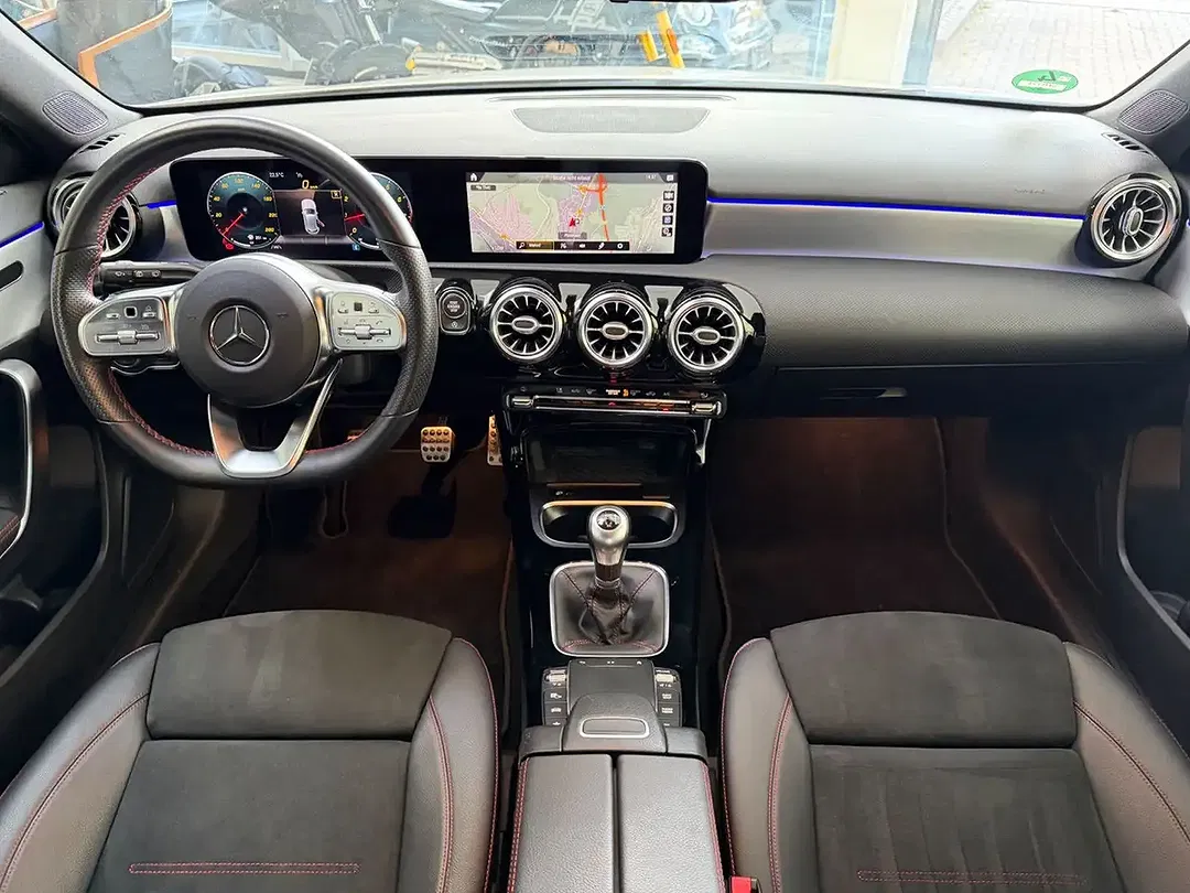 Mercedes-Benz A 180 MBUX AMG Line Night - Thumbnail 12