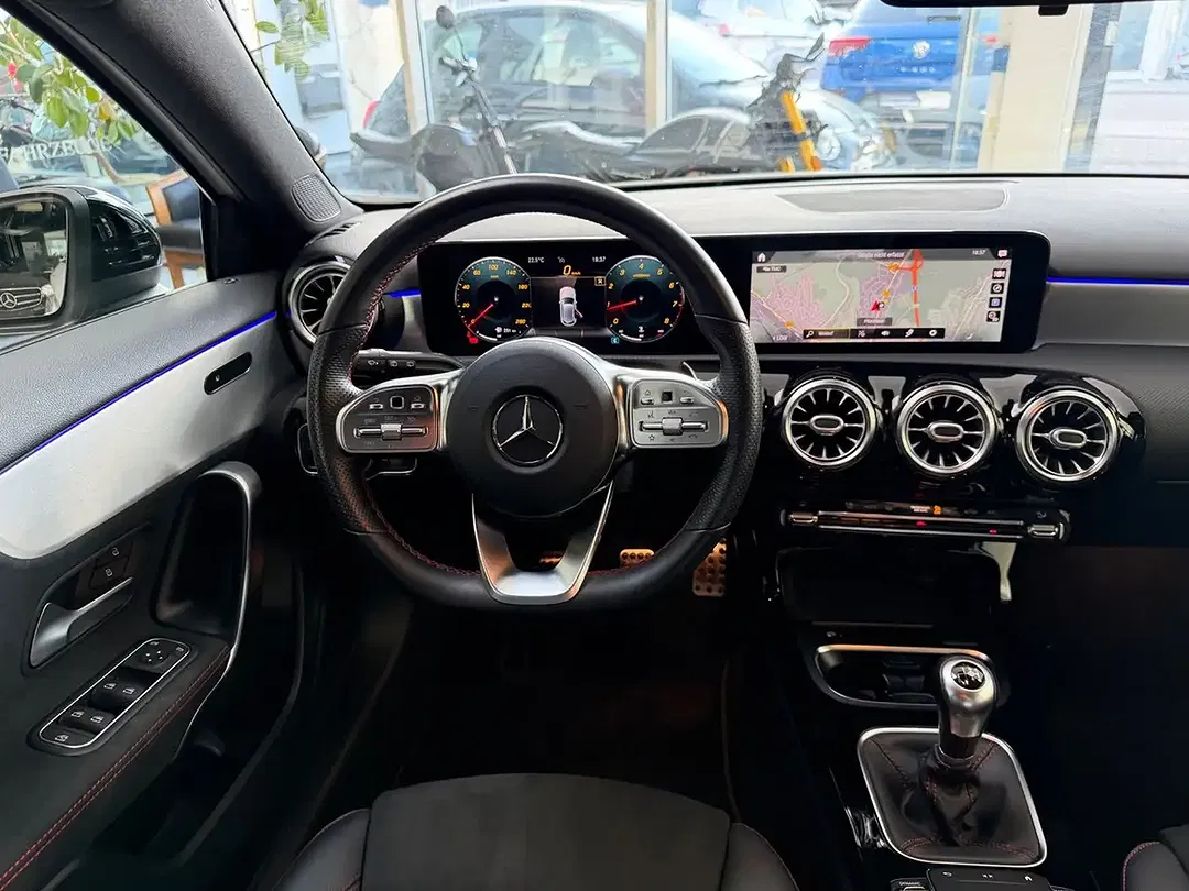 Mercedes-Benz A 180 MBUX AMG Line Night - Thumbnail 13