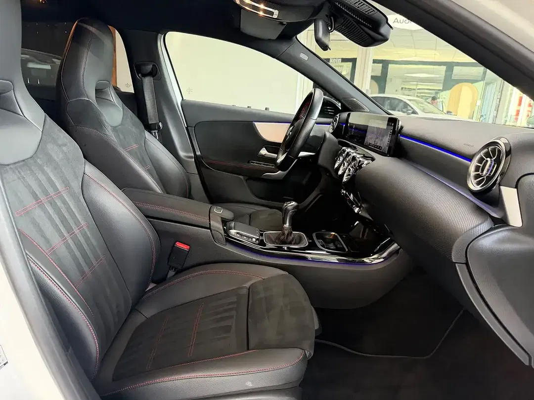 Mercedes-Benz A 180 MBUX AMG Line Night - Thumbnail 16