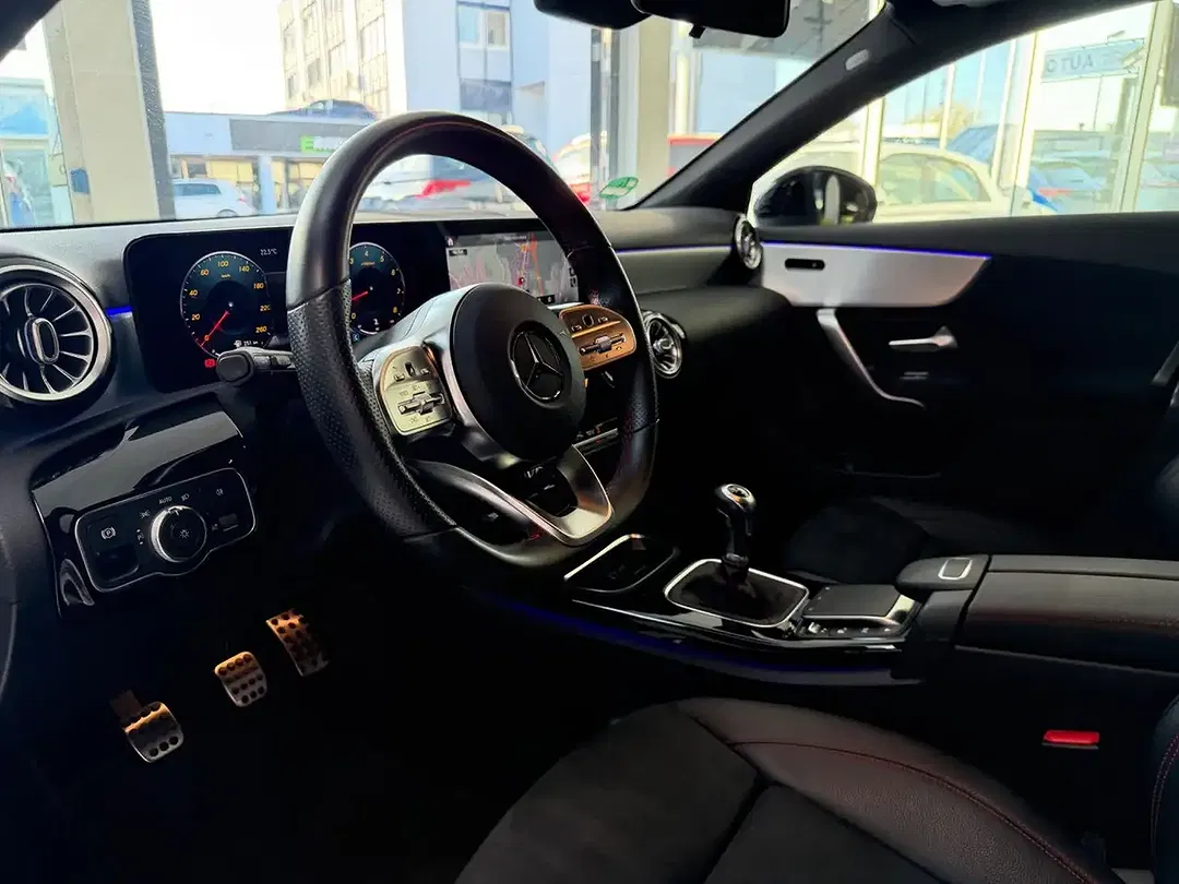 Mercedes-Benz A 180 MBUX AMG Line Night - Thumbnail 18