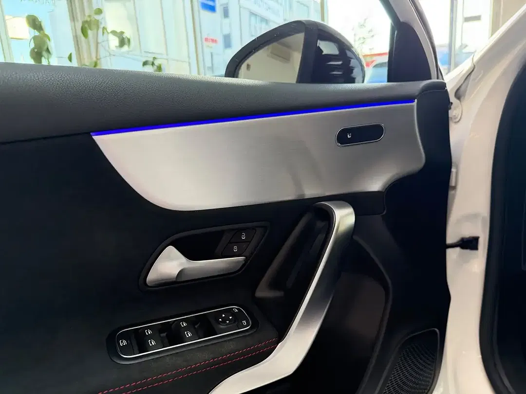 Mercedes-Benz A 180 MBUX AMG Line Night - foto 21