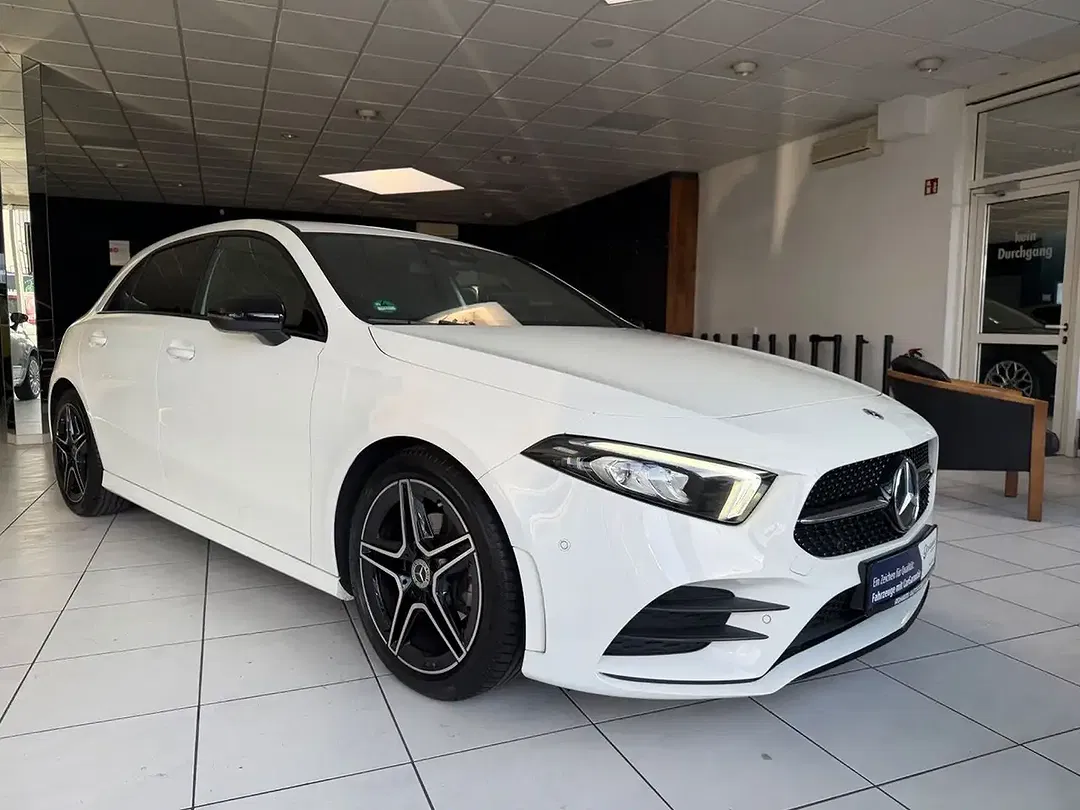 Mercedes-Benz A 180 MBUX AMG Line Night - Thumbnail 3