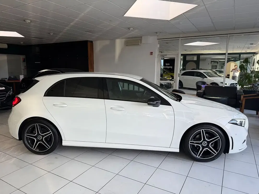 Mercedes-Benz A 180 MBUX AMG Line Night - Thumbnail 4