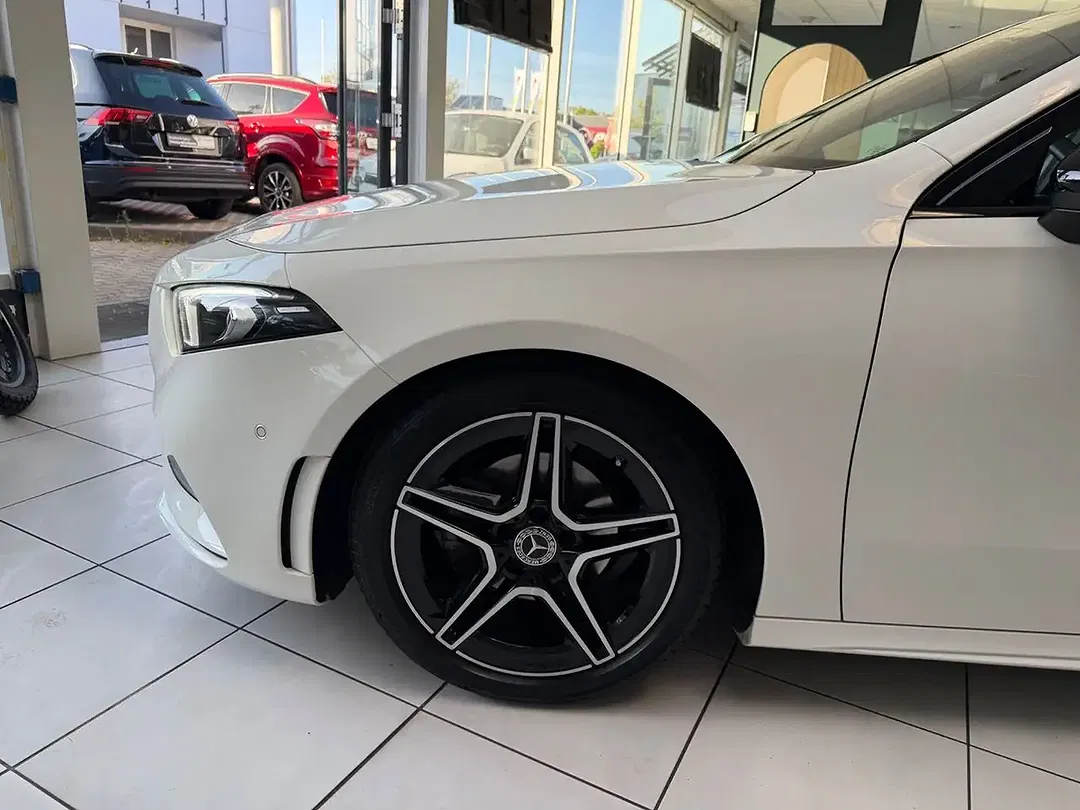 Mercedes-Benz A 180 MBUX AMG Line Night - Thumbnail 9