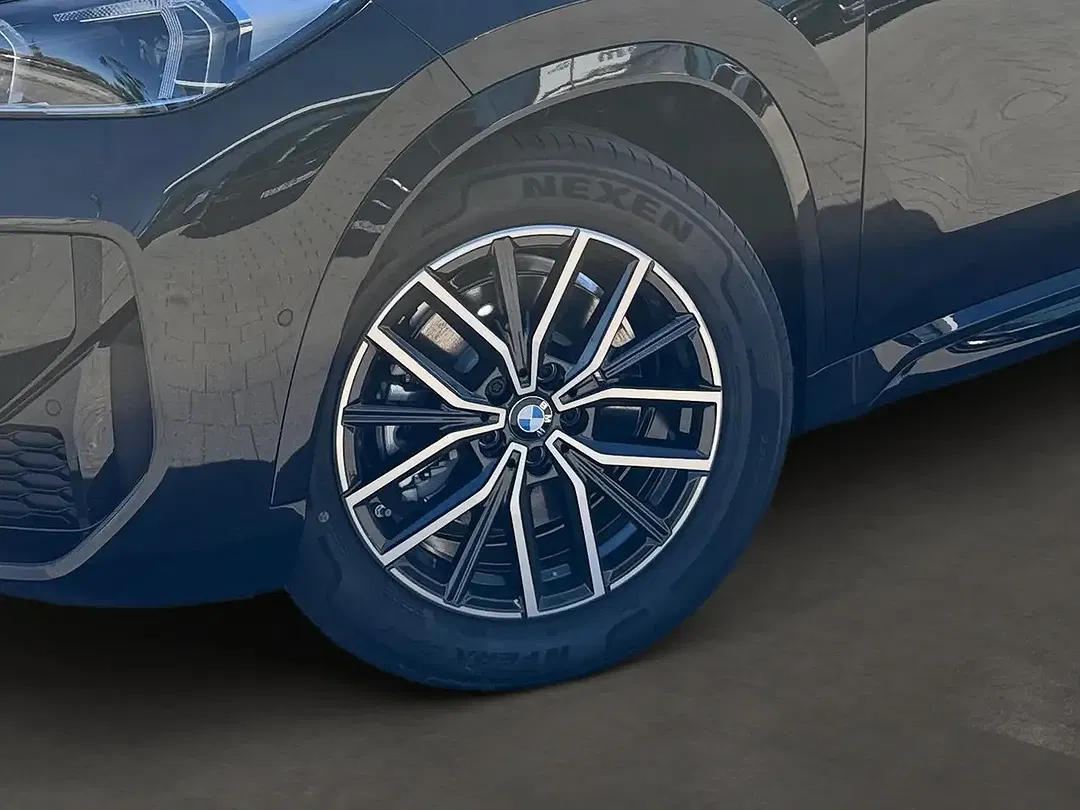 BMW iX1 Electric xDrive M Sport - Thumbnail 6