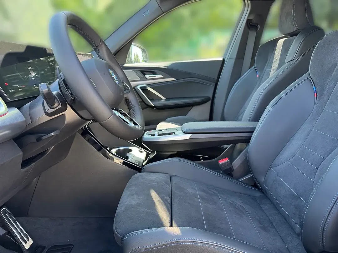BMW iX1 Electric xDrive M Sport - Thumbnail 7