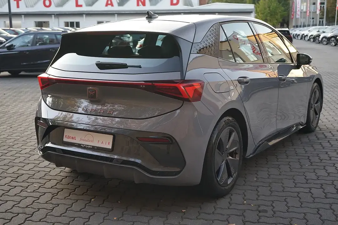 CUPRA Born - Thumbnail 4