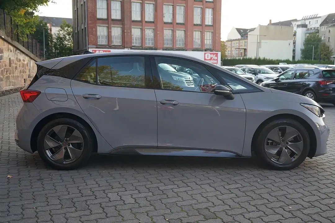 CUPRA Born - Thumbnail 5