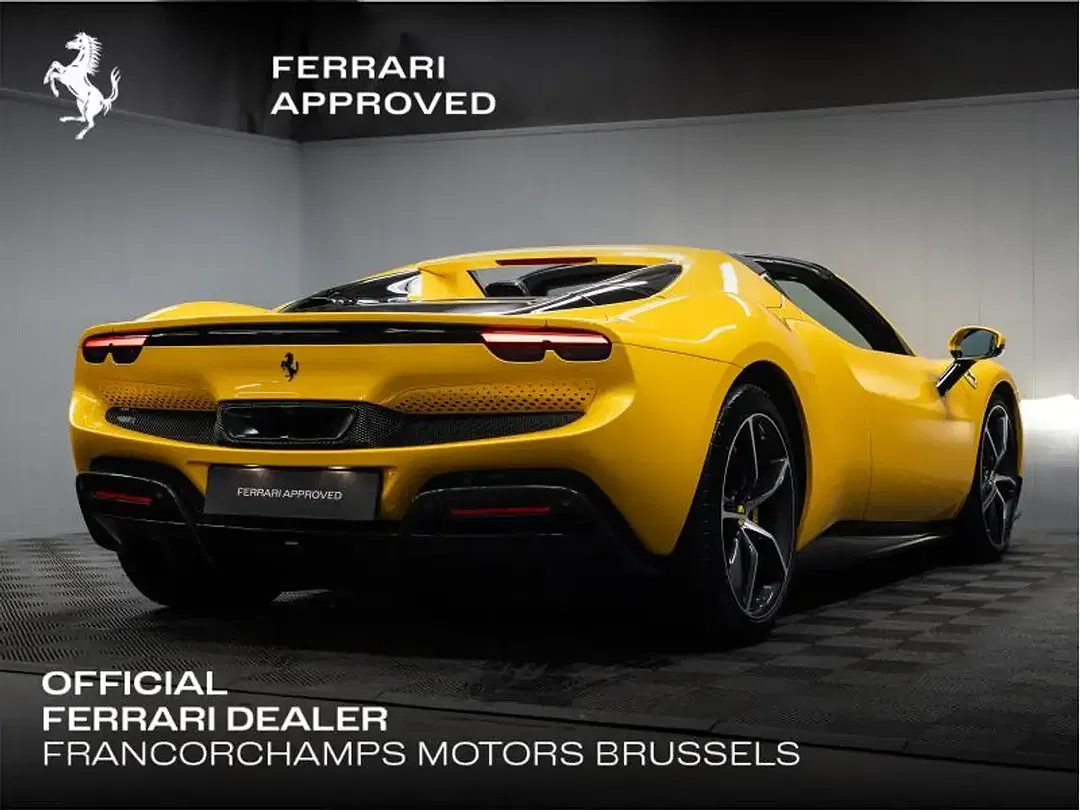 Ferrari 296 GTS - Thumbnail 3