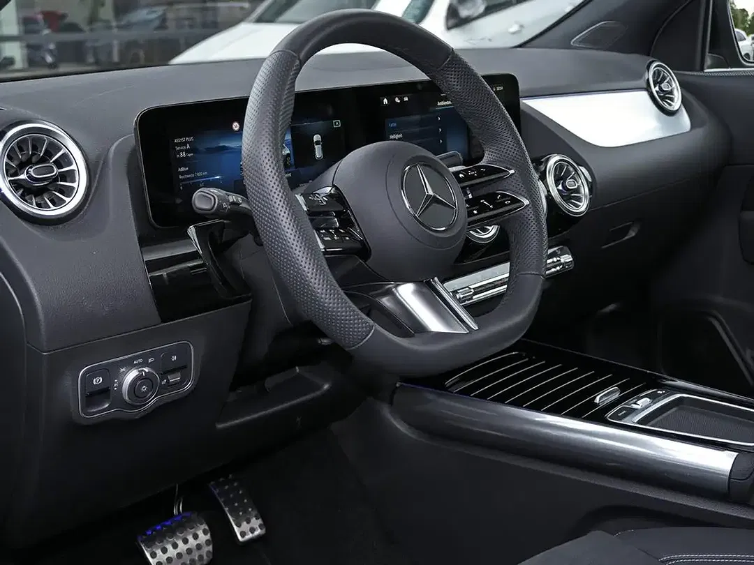 Mercedes-Benz GLA 200 AMG MBUX Night - Thumbnail 10