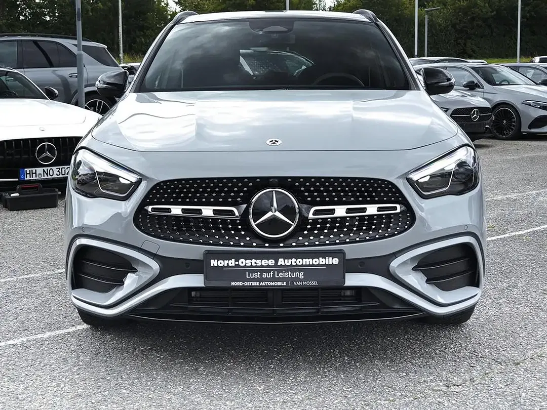 Mercedes-Benz GLA 200 AMG MBUX Night - Thumbnail 4