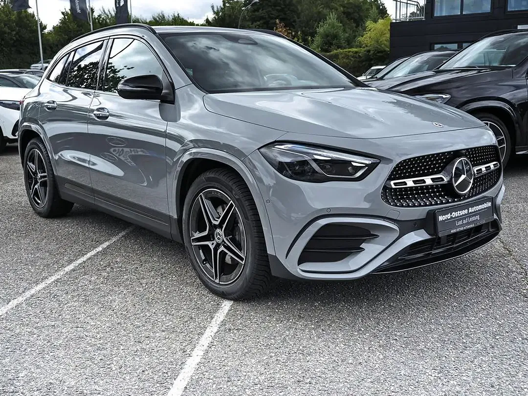 Mercedes-Benz GLA 200 AMG MBUX Night - Thumbnail 5