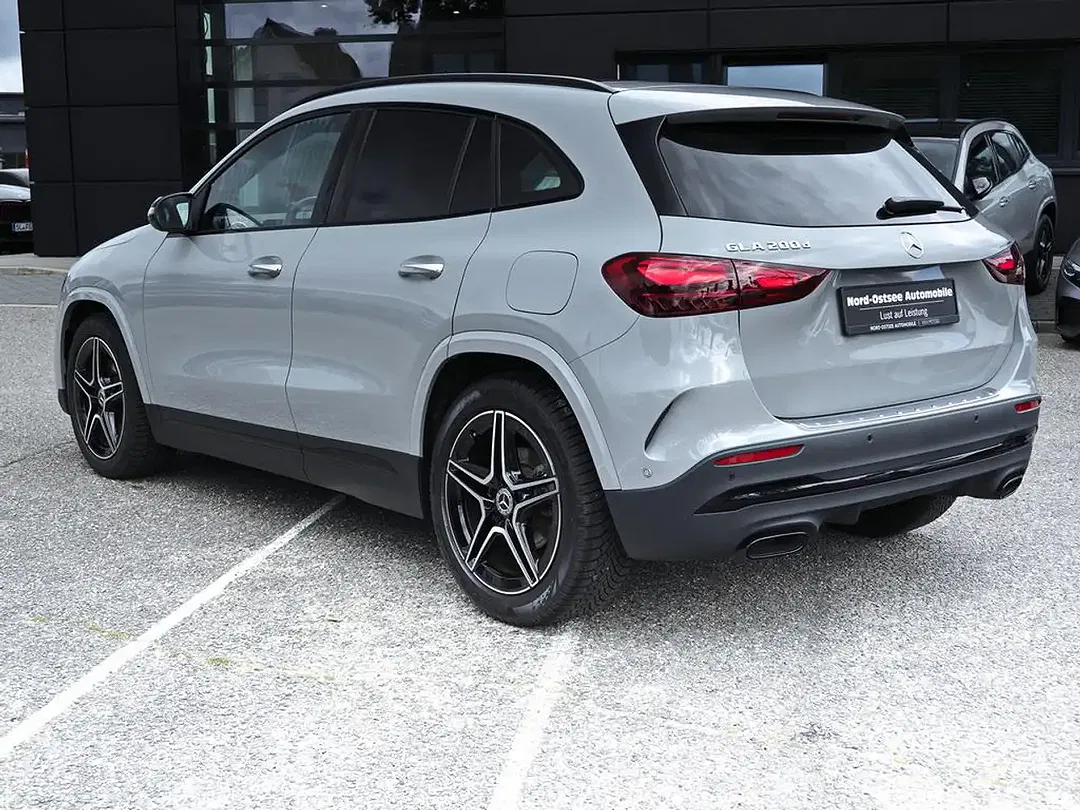 Mercedes-Benz GLA 200 AMG MBUX Night - Thumbnail 6