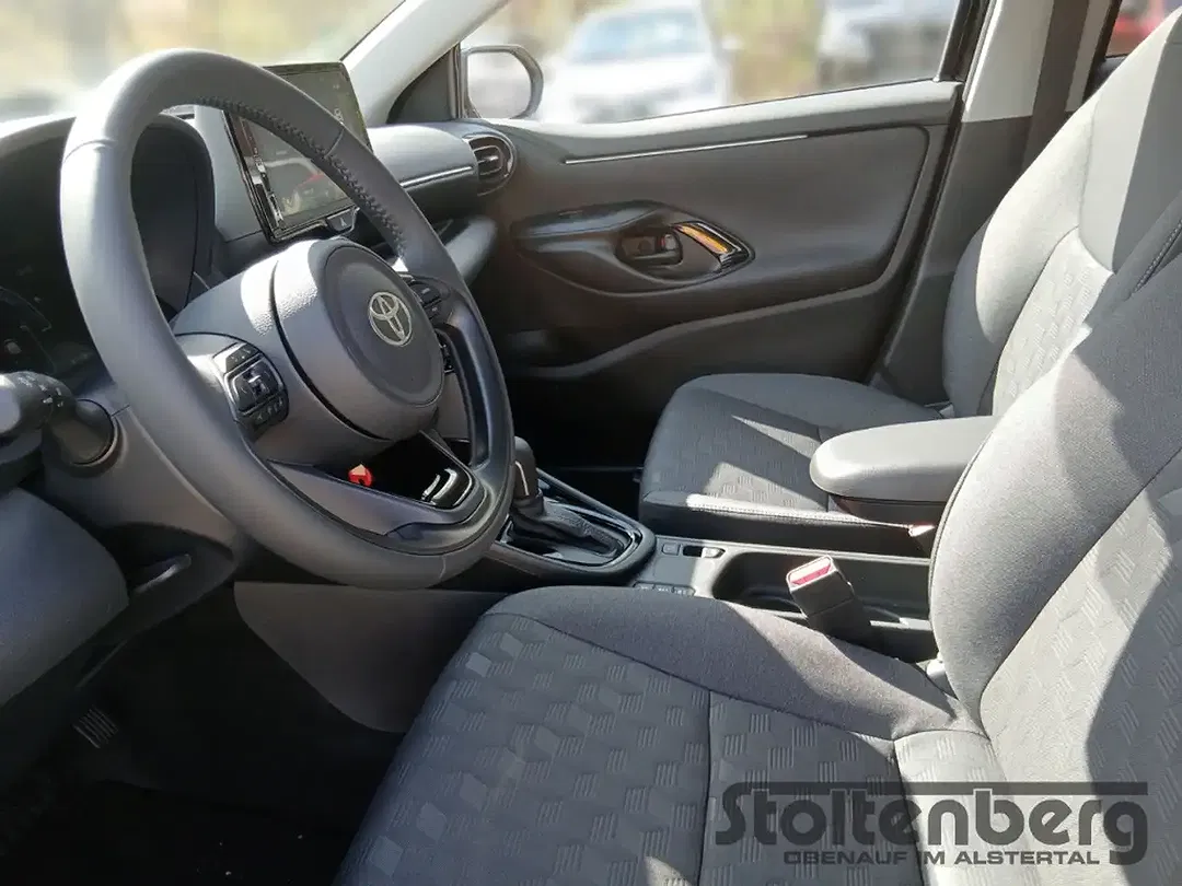 Toyota Yaris 1.5 Dual VVT-iE Hybrid Team Deutschland - Thumbnail 12