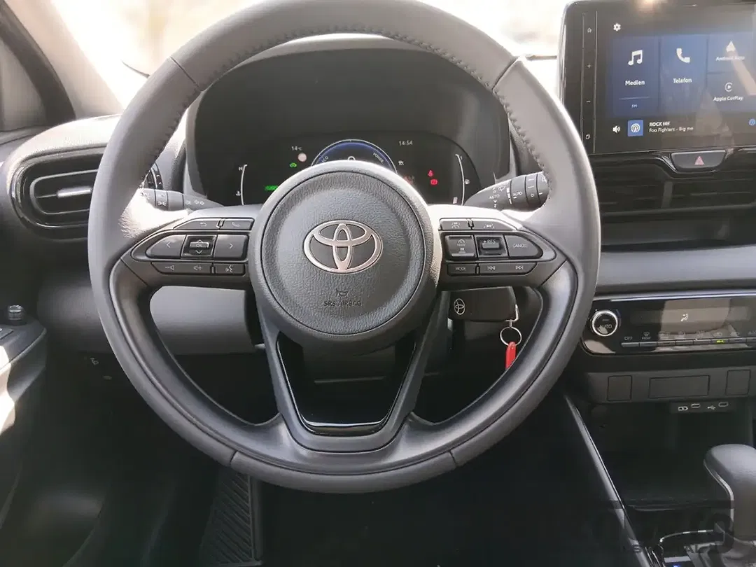 Toyota Yaris 1.5 Dual VVT-iE Hybrid Team Deutschland - Thumbnail 13
