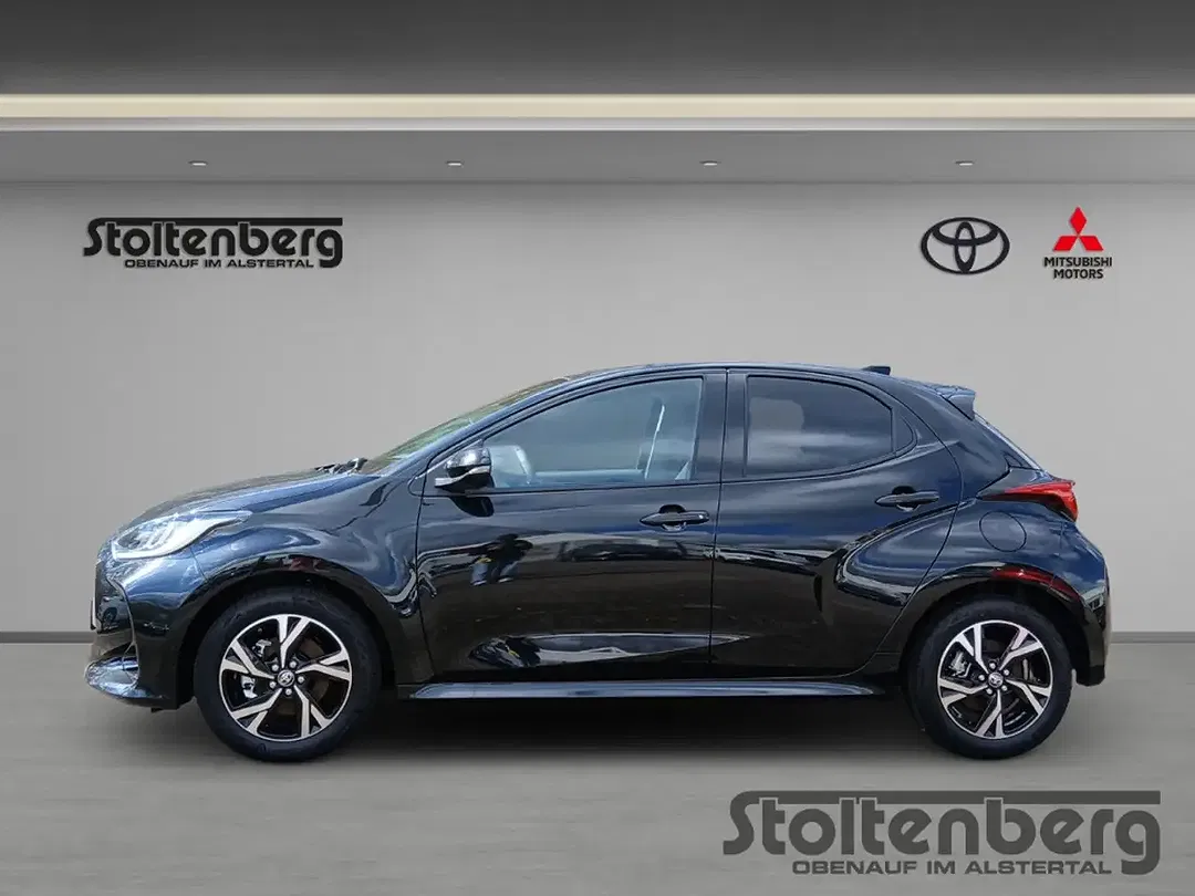Toyota Yaris 1.5 Dual VVT-iE Hybrid Team Deutschland - Thumbnail 3