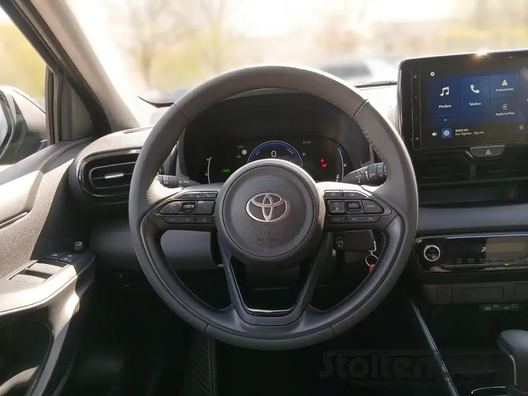 Toyota Yaris 1.5 Dual VVT-iE Hybrid Team Deutschland - Thumbnail 9