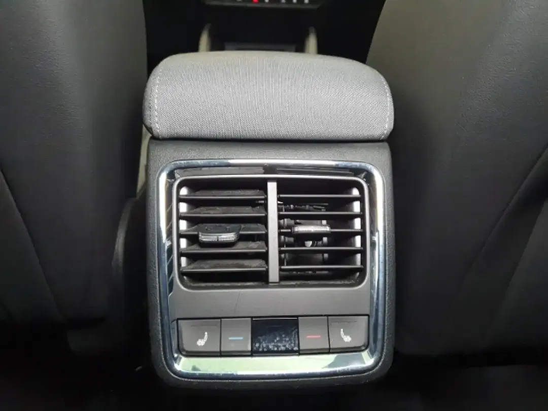 Skoda Enyaq 80 Loft - Thumbnail 13