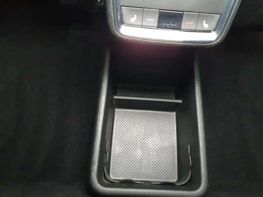 Skoda Enyaq 80 Loft - Thumbnail 14
