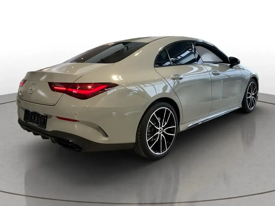 Mercedes-Benz CLA 200 AMG Line Night - Thumbnail 4